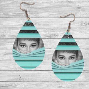 Breakfast at Tiffany's : Audrey Hepburn Earrings- Hypoallergenic
